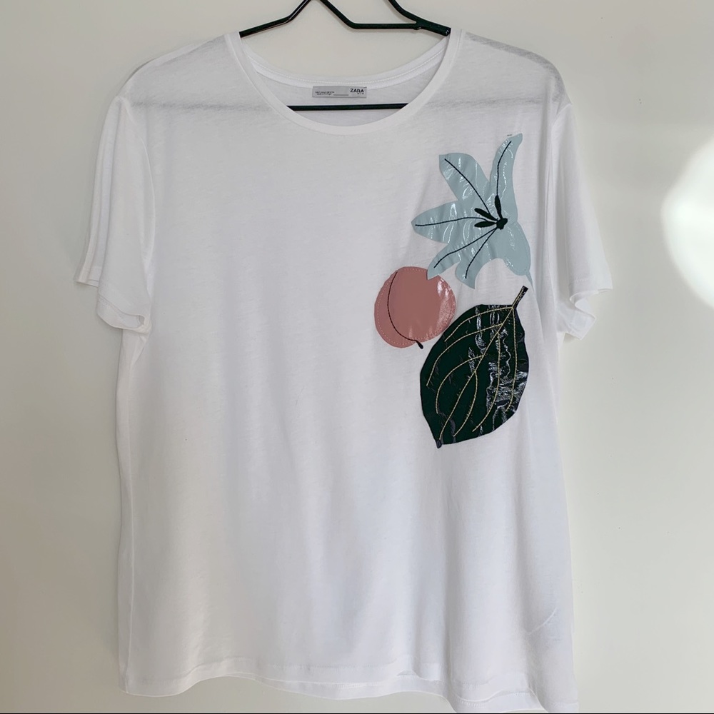 🌈NWOT Zara • Appliqué Graphic White Tee